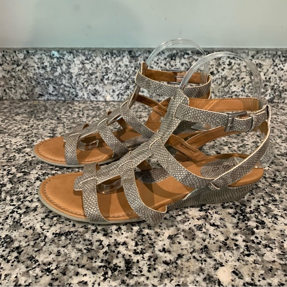 BOC Heidi Snakeskin Gladiator Sandals - Picture 2 of 9